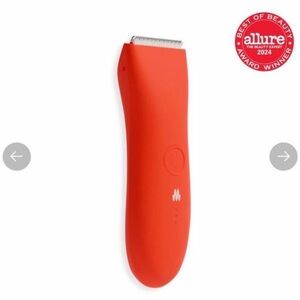 Personal hair trimmer with ceramic blades & smooth glide.
